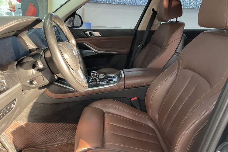 Used BMW X7 2020 xDrive40i Luxury Package with Leading Features Interior 3