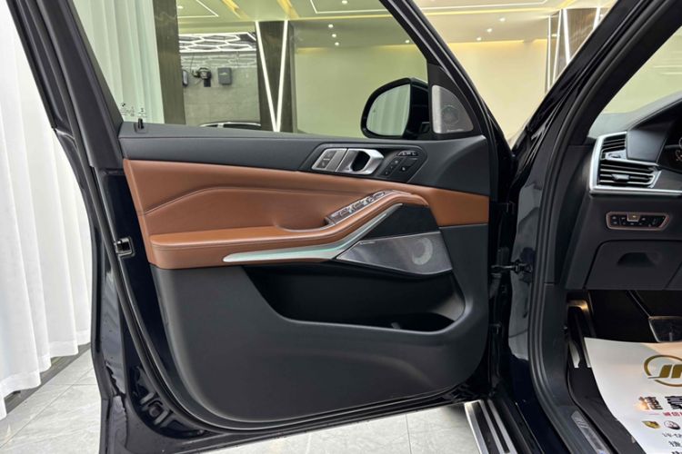 Used BMW X7 2020 xDrive40i Luxury M Sport Package Interior 3