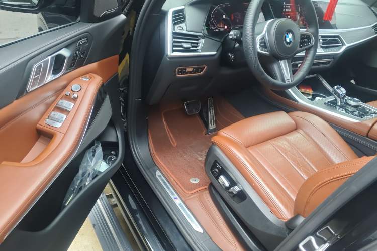 Used BMW X7 2020 xDrive40i Luxury M Sport Package Interior 3