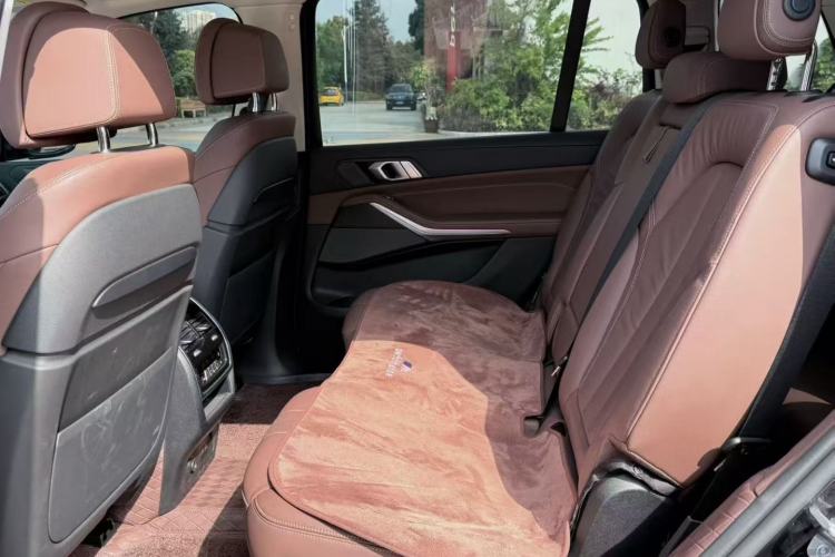 Used BMW X7 2020 xDrive40i Luxury Package with Leading Features Interior 3