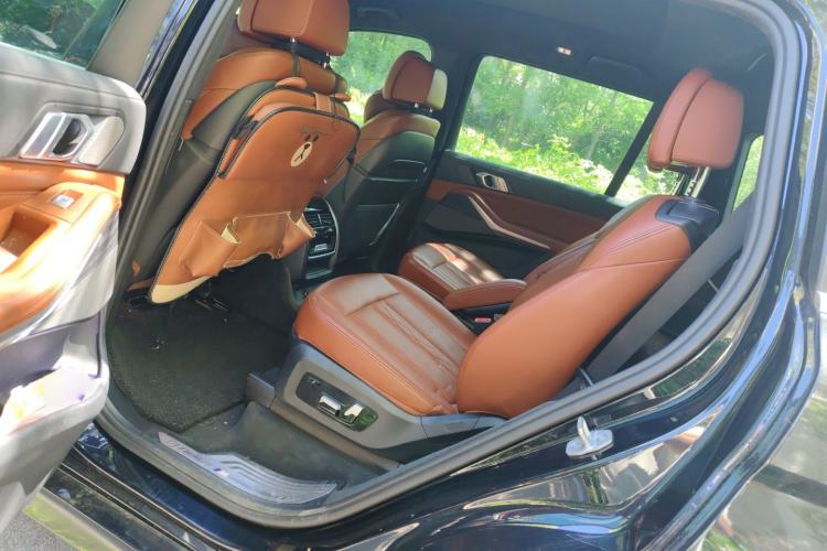 Used BMW X7 2020 xDrive40i Luxury M Sport Package Interior 4