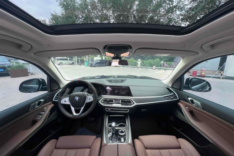 Used BMW X7 2020 xDrive40i Luxury Package with Leading Features Interior 4