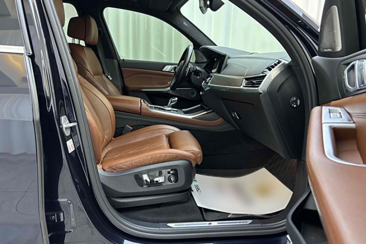 Used BMW X7 2020 xDrive40i Luxury M Sport Package Interior 4