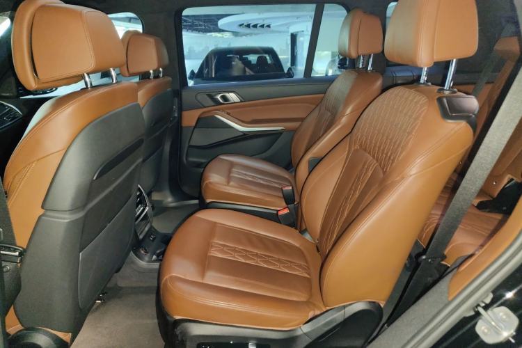 Used BMW X7 2020 xDrive40i Luxury M Sport Package Interior 4