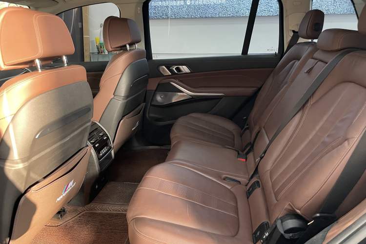 Used BMW X7 2020 xDrive40i Luxury Package with Leading Features Interior 6