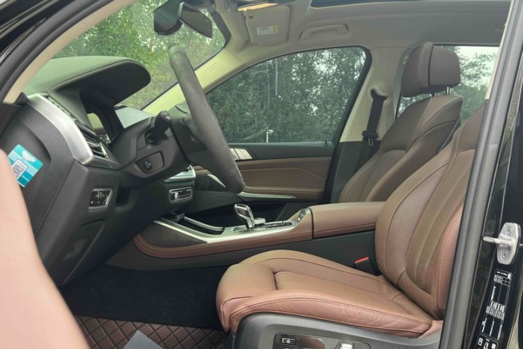 Used BMW X7 2020 xDrive40i Luxury Package with Leading Features Interior 7