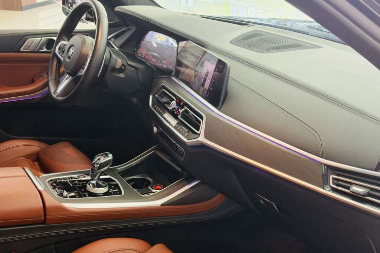 Used BMW X7 2020 xDrive40i Luxury M Sport Package Interior 7