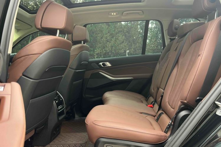Used BMW X7 2020 xDrive40i Luxury Package with Leading Features Interior 8