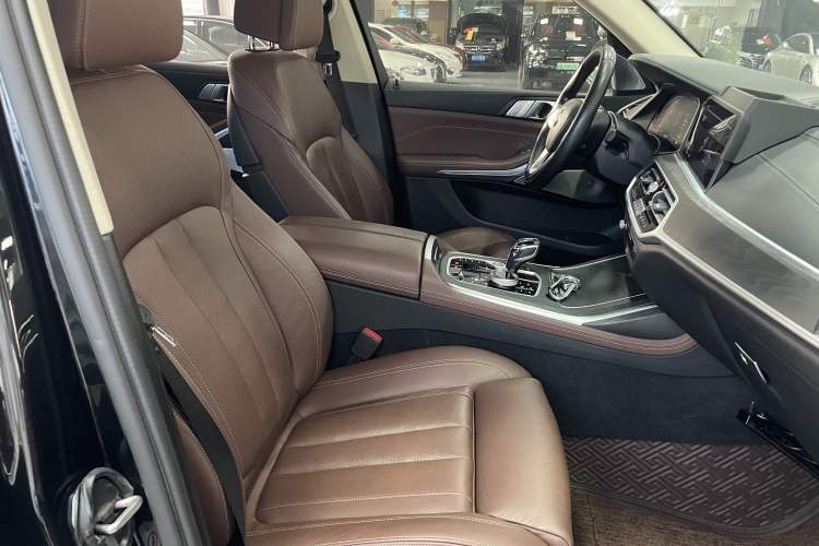 Used BMW X7 2020 xDrive40i Luxury Package with Leading Features Interior 8