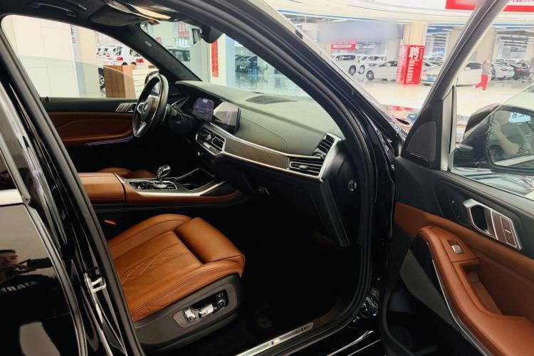 Used BMW X7 2020 xDrive40i Luxury M Sport Package Interior 8