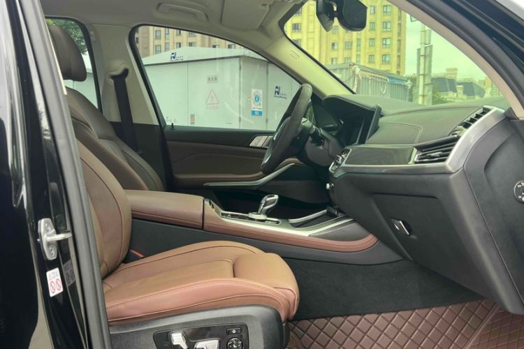 Used BMW X7 2020 xDrive40i Luxury Package with Leading Features Interior 9