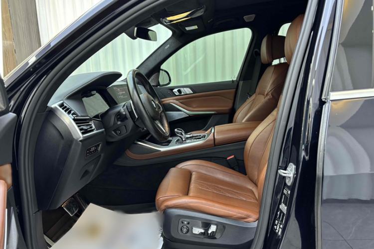 Used BMW X7 2020 xDrive40i Luxury M Sport Package Left Front Seat