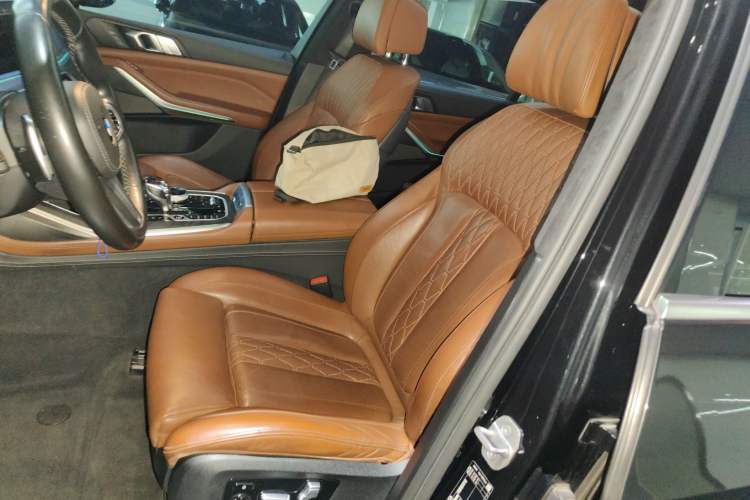 Used BMW X7 2020 xDrive40i Luxury M Sport Package Left Front Seat
