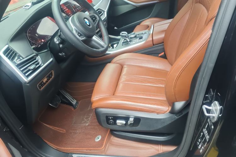 Used BMW X7 2020 xDrive40i Luxury M Sport Package Left Front Seat
