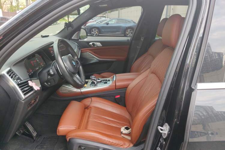 Used BMW X7 2020 xDrive40i Executive Luxury Package Left Front Seat