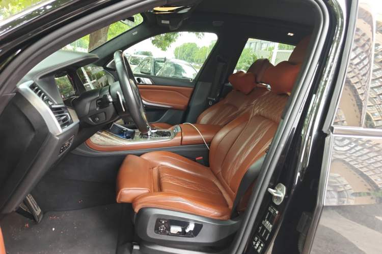 Used BMW X7 2020 xDrive40i Executive M Sport Package Left Front Seat
