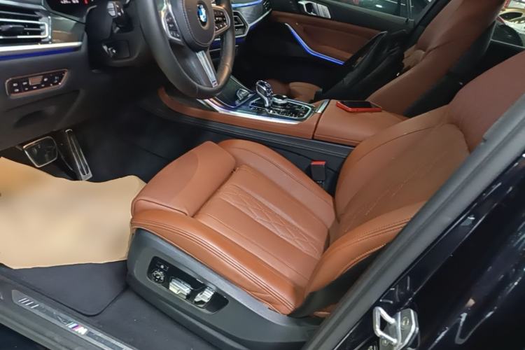 Used BMW X7 2020 xDrive40i Luxury M Sport Package Left Front Seat