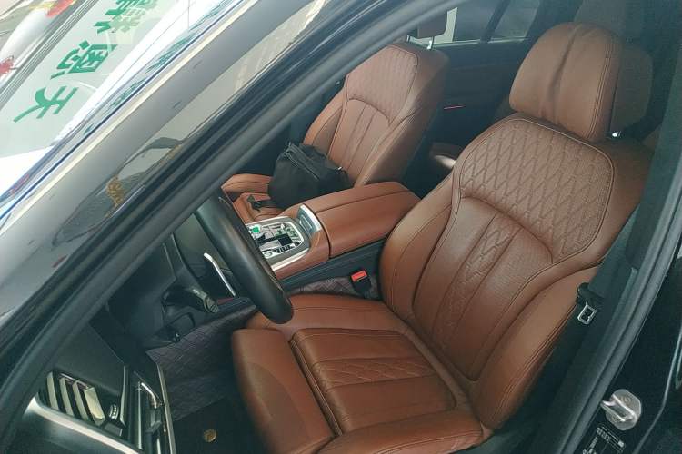 Used BMW X7 2020 xDrive40i Luxury M Sport Package Left Front Seat