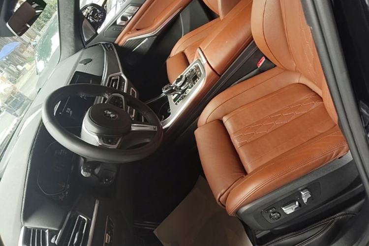 Used BMW X7 2020 xDrive40i Luxury M Sport Package Left Front Seat