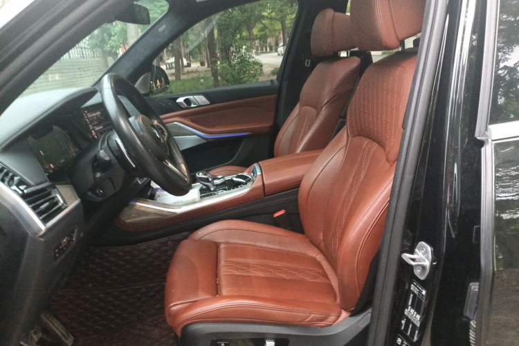 Used BMW X7 2020 xDrive40i Executive M Sport Package Left Front Seat