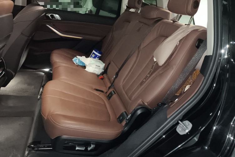 Used BMW X7 2020 xDrive40i Luxury Package with Leading Features Left Rear Seat