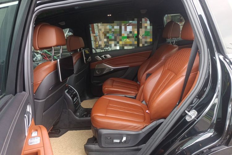 Used BMW X7 2020 xDrive40i Executive M Sport Package Left Rear Seat