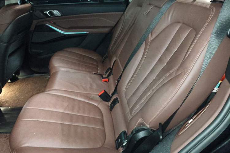Used BMW X7 2020 xDrive40i Luxury Package with Leading Features Left Rear Seat