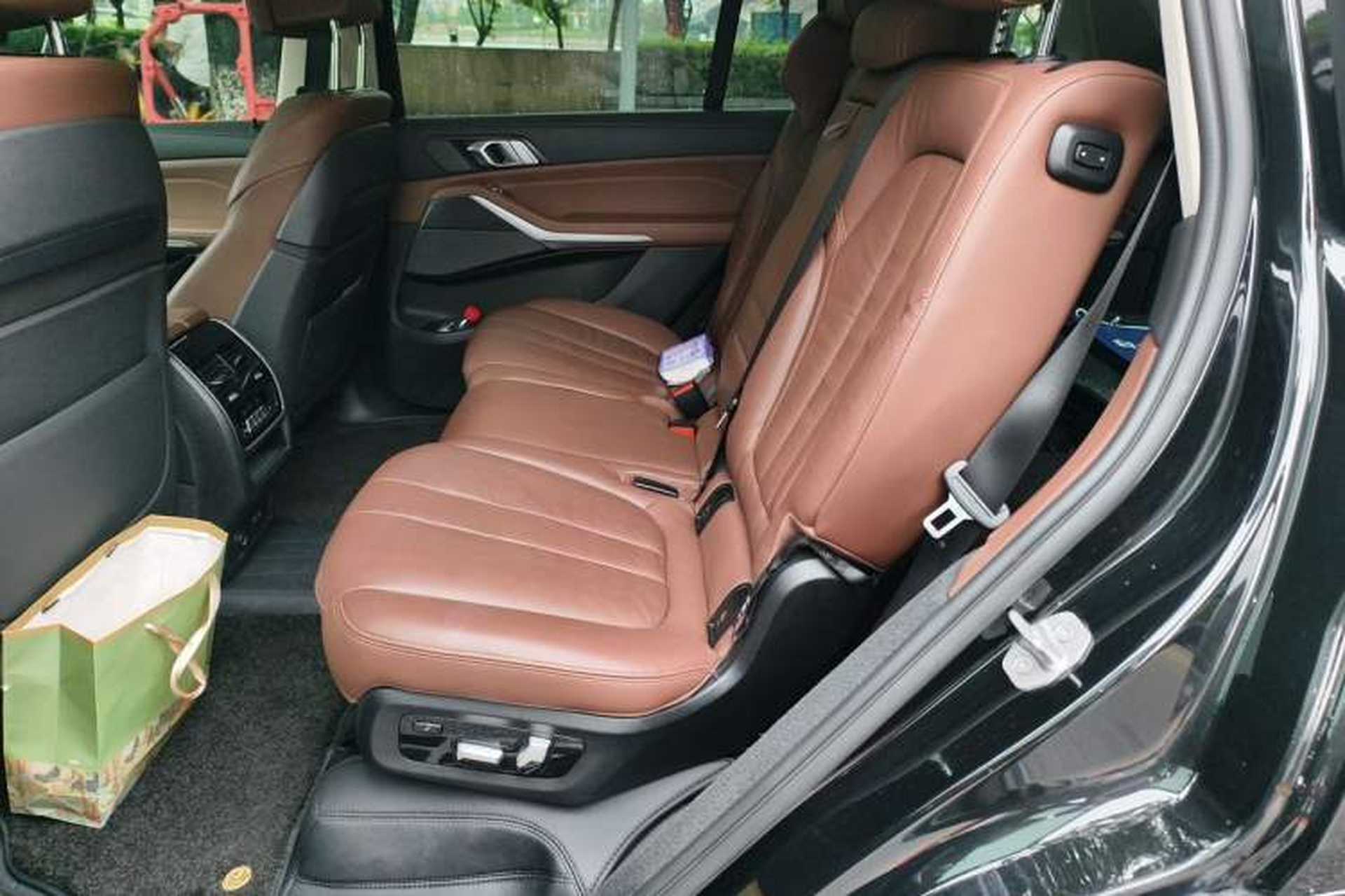 Used BMW X7 2020 xDrive40i Luxury Package with Leading Features Left Rear Seat