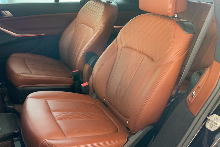 Used BMW X7 2020 xDrive40i Luxury M Sport Package Left Rear Seat