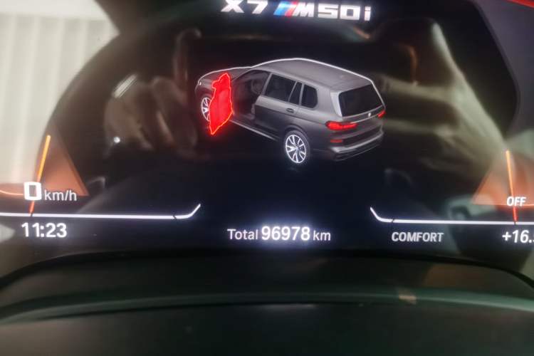 Used BMW X7 2020 xDrive M50i Odometer Close Up