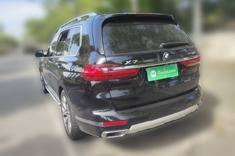 Used BMW X7 2020 xDrive40i Luxury Package with Leading Features Rear Left 45 Deg