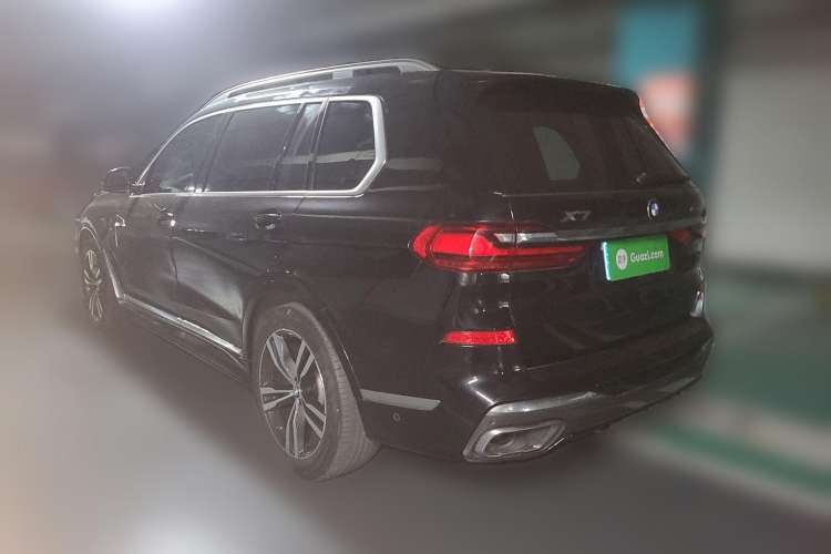 Used BMW X7 2020 xDrive40i Luxury M Sport Package Rear Left 45 Deg