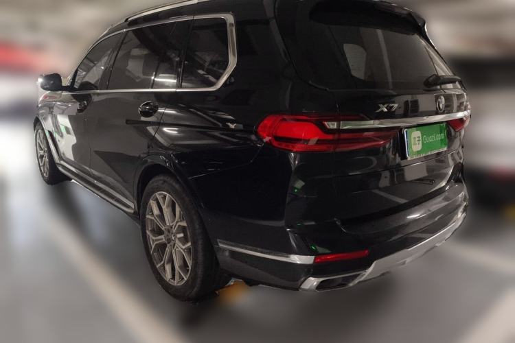 Used BMW X7 2020 xDrive40i Luxury Package with Leading Features Rear Left 45 Deg