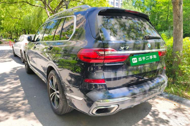 Used BMW X7 2020 xDrive40i Luxury M Sport Package Rear Left 45 Deg