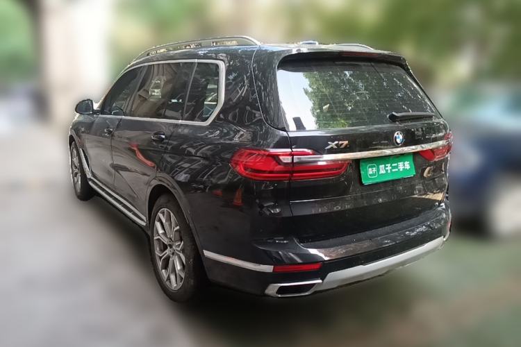 Used BMW X7 2020 xDrive40i Luxury Package with Premium Features Rear Left 45 Deg