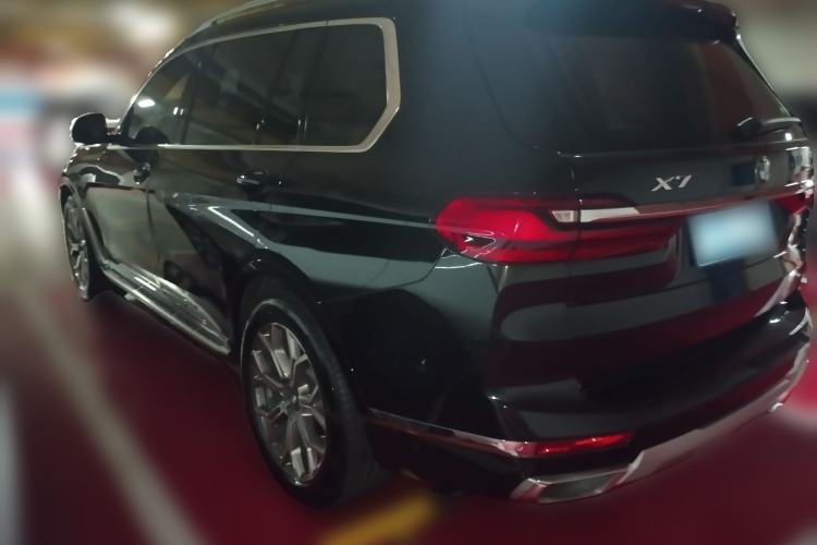 Used BMW X7 2020 xDrive40i Luxury M Sport Package Rear Left 45 Deg