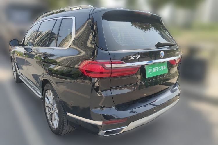 Used BMW X7 2020 xDrive40i Luxury Package with Leading Features Rear Left 45 Deg