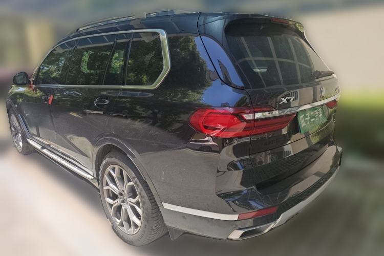 Used BMW X7 2020 xDrive40i Luxury Package with Leading Features Rear Left 45 Deg