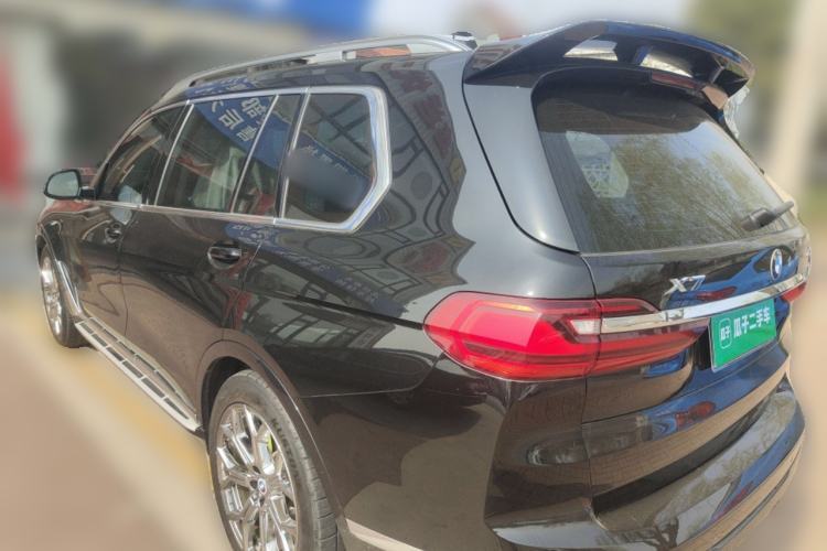 Used BMW X7 2020 xDrive40i Luxury Package with Leading Features Rear Left 45 Deg