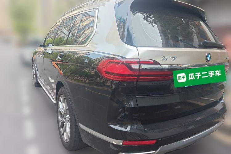Used BMW X7 2020 xDrive40i Luxury Package with Leading Features Rear Left 45 Deg