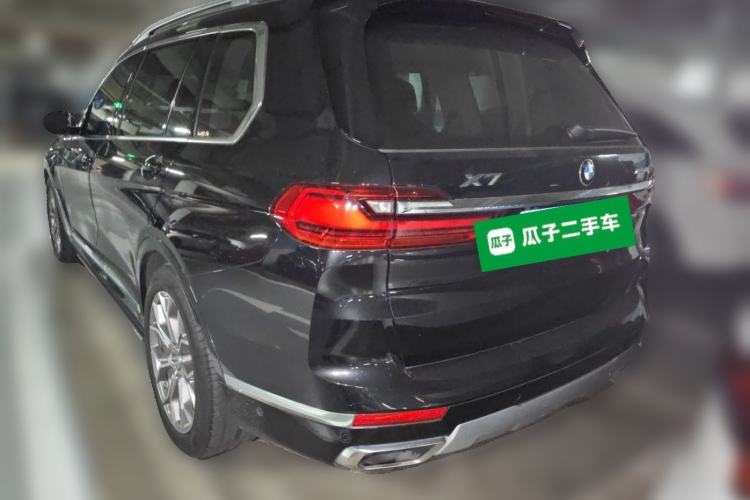 Used BMW X7 2020 xDrive40i Luxury Package with Premium Features Rear Left 45 Deg