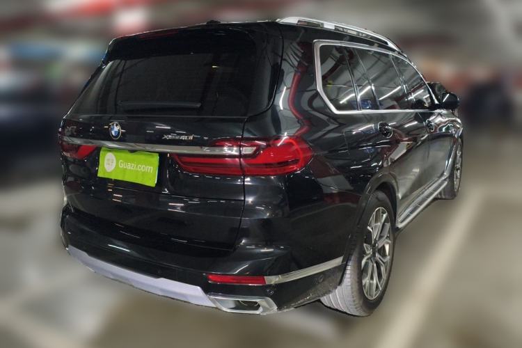 Used BMW X7 2020 xDrive40i Luxury Package with Leading Features Rear Right 45 Deg