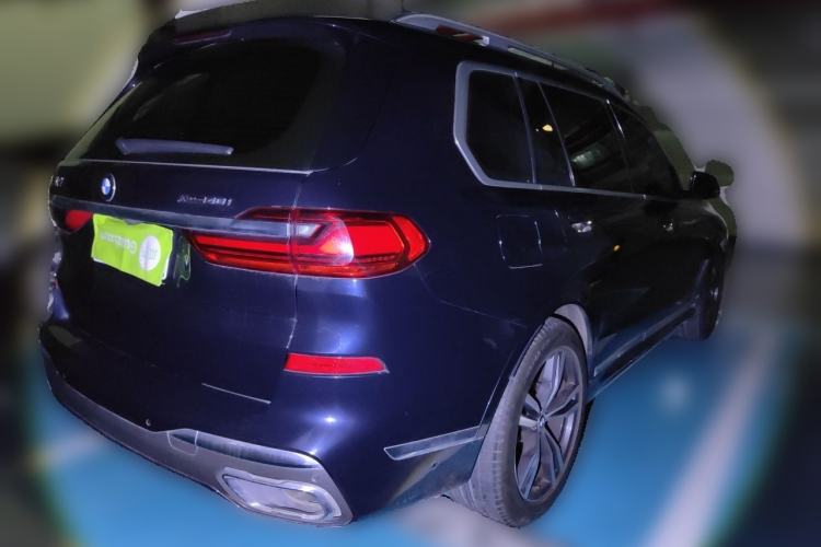 Used BMW X7 2020 xDrive40i Luxury M Sport Package Rear Right 45 Deg