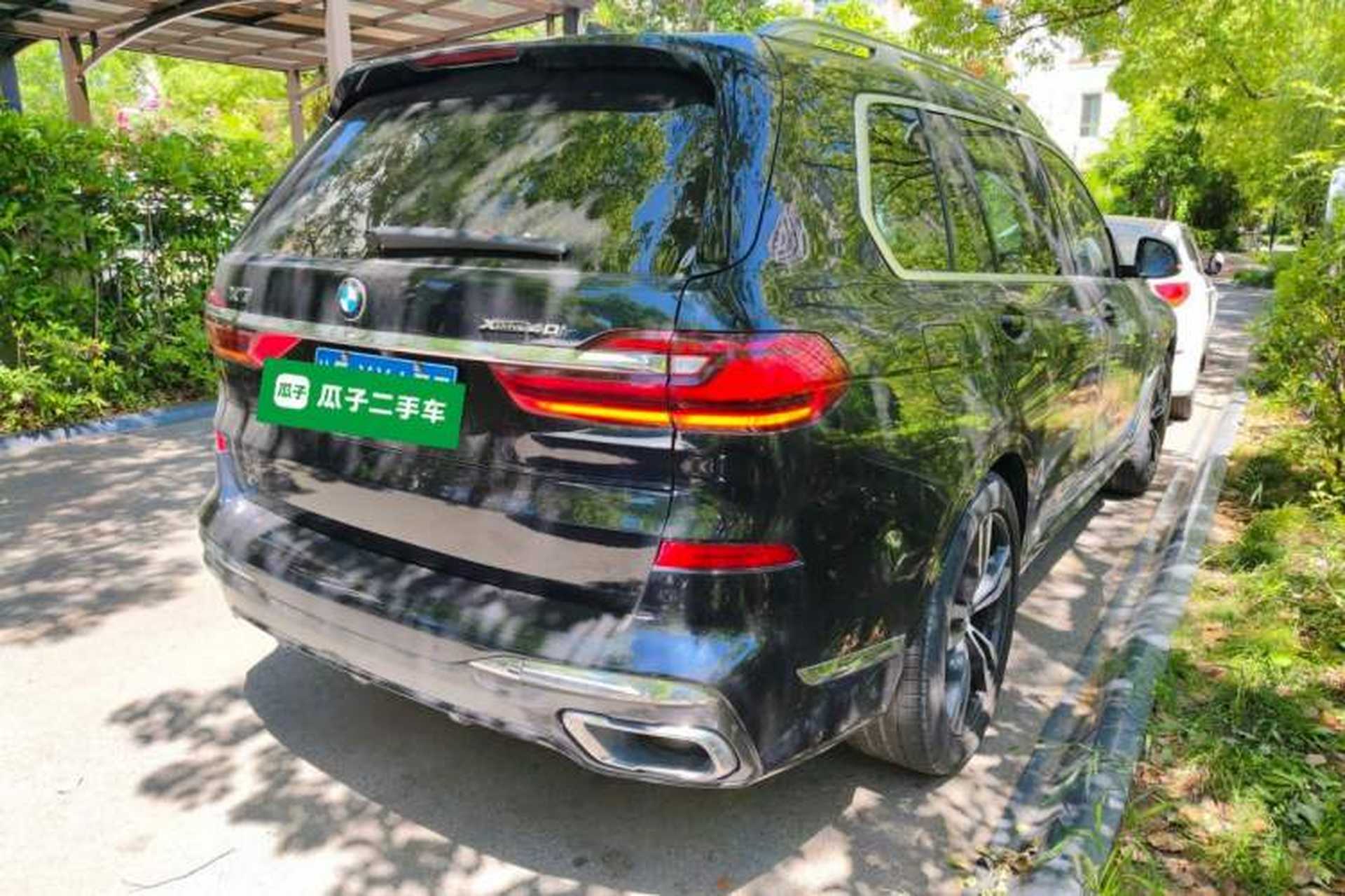 Used BMW X7 2020 xDrive40i Luxury M Sport Package Rear Right 45 Deg