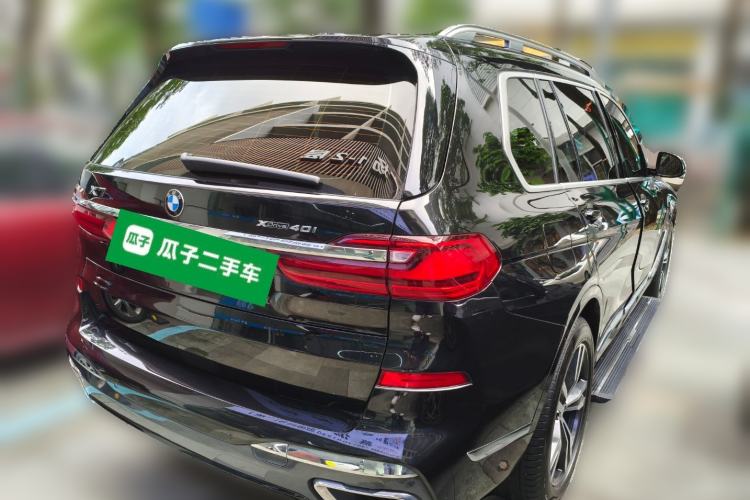 Used BMW X7 2020 xDrive40i Luxury Package with Premium Features Rear Right 45 Deg