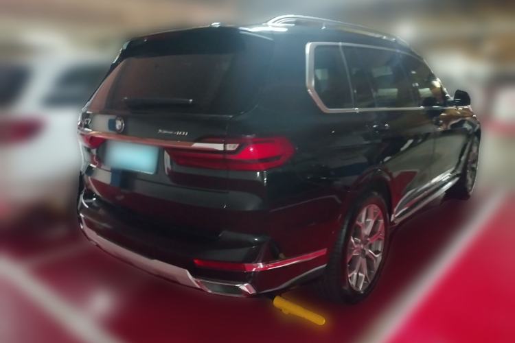 Used BMW X7 2020 xDrive40i Luxury M Sport Package Rear Right 45 Deg