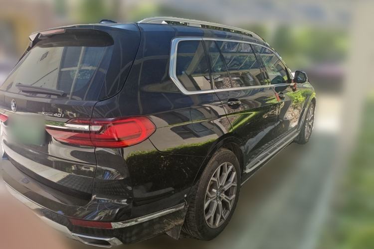 Used BMW X7 2020 xDrive40i Luxury Package with Leading Features Rear Right 45 Deg