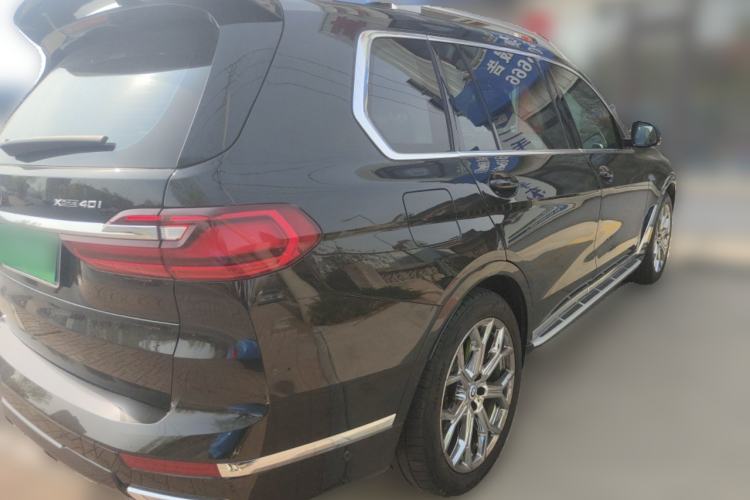 Used BMW X7 2020 xDrive40i Luxury Package with Leading Features Rear Right 45 Deg