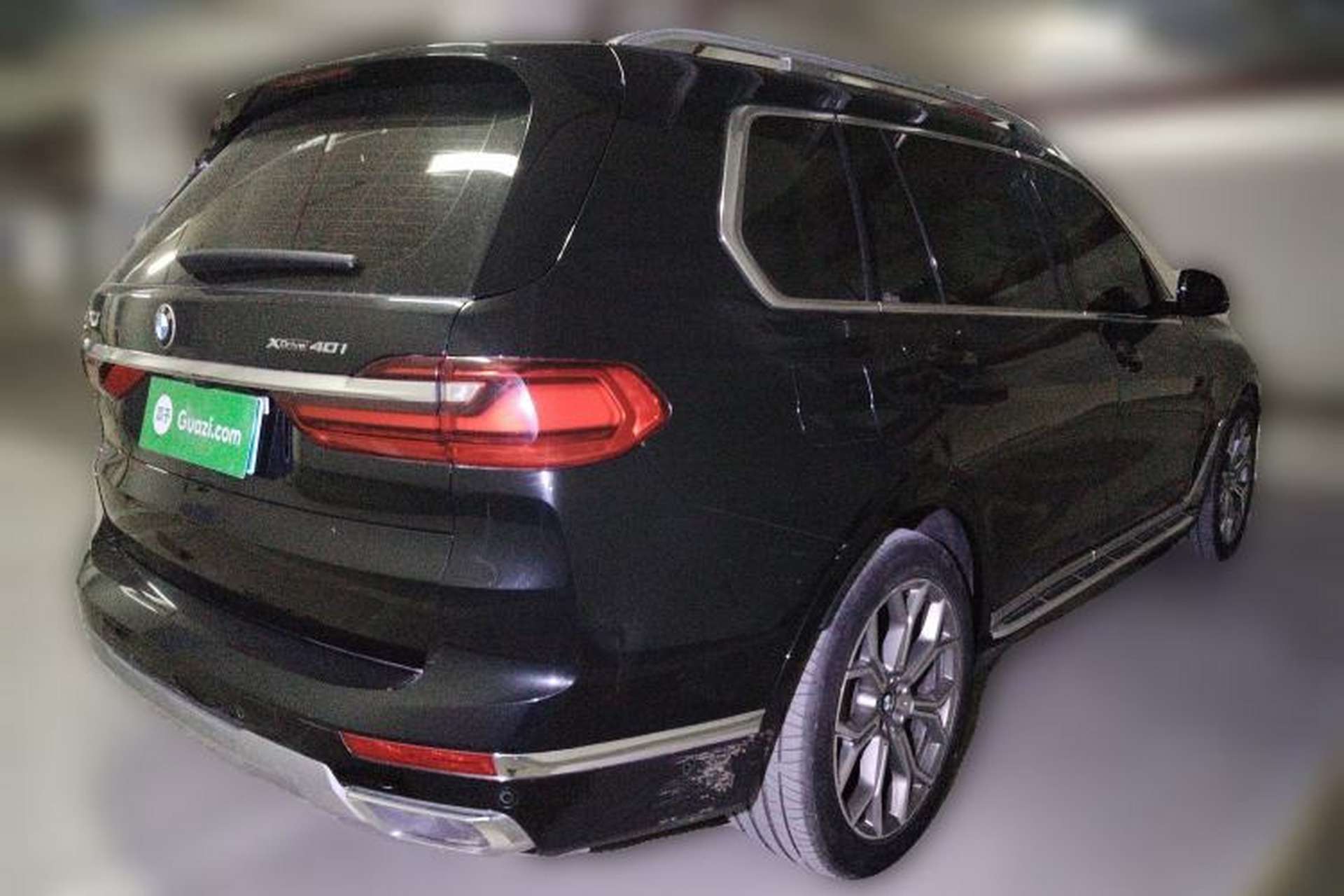 Used BMW X7 2020 xDrive40i Luxury Package with Leading Features Rear Right 45 Deg