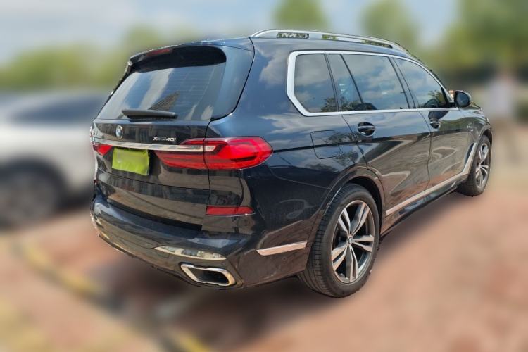 Used BMW X7 2020 xDrive40i Luxury M Sport Package Rear Right 45 Deg